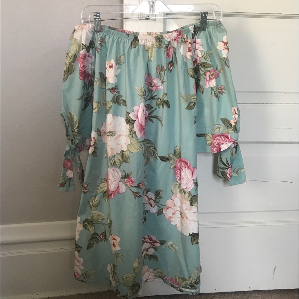 Floral Off the Shoulder dress with knotted sleeves